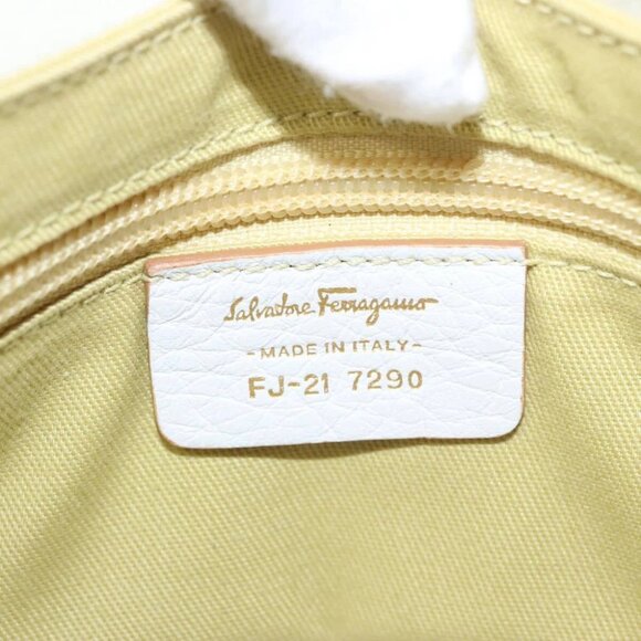 Salvatore Ferragamo Shoulder Bag Leather White Auth 105780V
